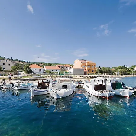 Apartment Awesome In With House Sea View Zdrelac