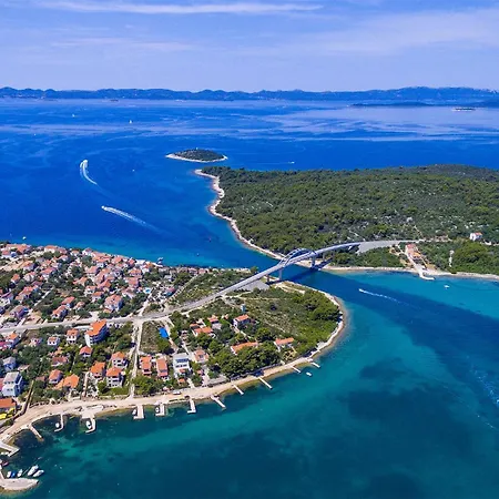 Apartment Awesome In With House Sea View Zdrelac