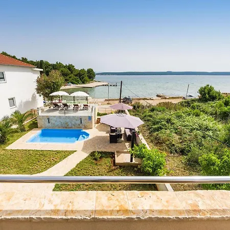 Apartment Awesome In With House Sea View Zdrelac