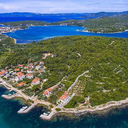 Awesome In With House Sea View